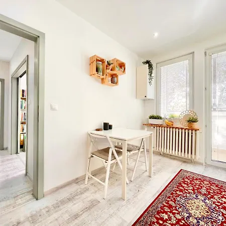 Family-Friendly Apartment With Free Parking In Bratislava Apartament