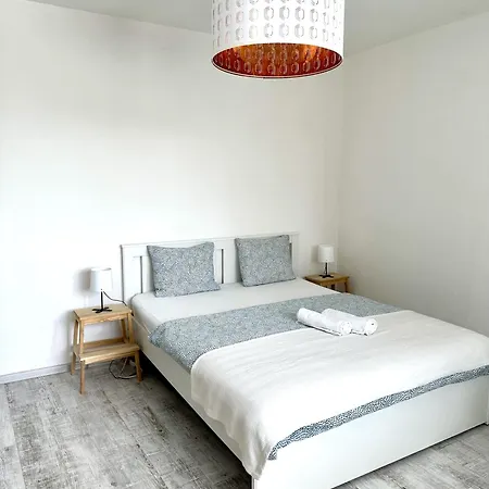 Family-friendly With Free Parking In Apartamento *